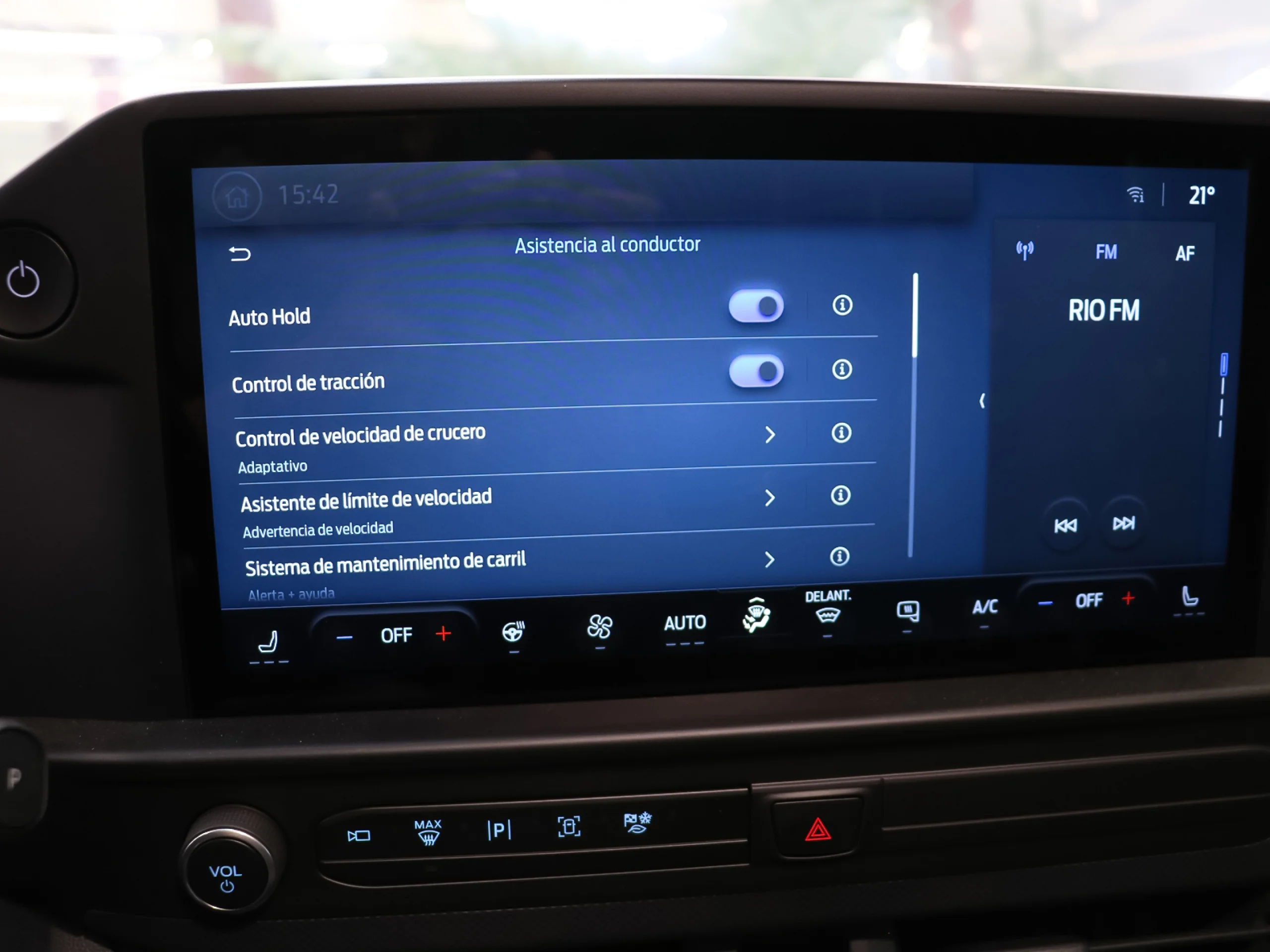 Ford Transit Custom Furgon BEV 320 L2 Trend 64kWh 100 kW (136 CV) - Foto 25