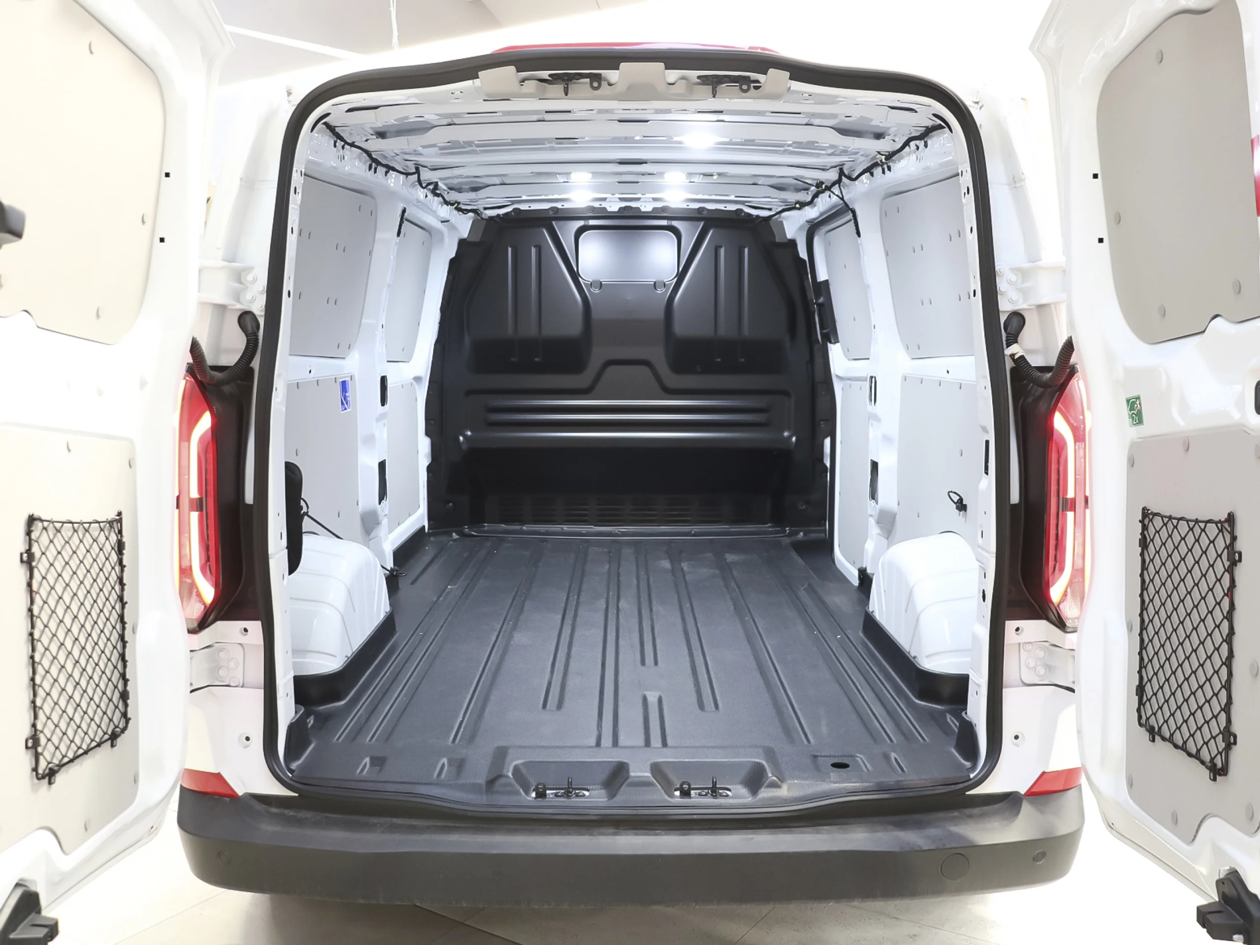 Ford Transit Custom Furgon BEV 320 L2 Trend 64kWh 100 kW (136 CV) - Foto 39