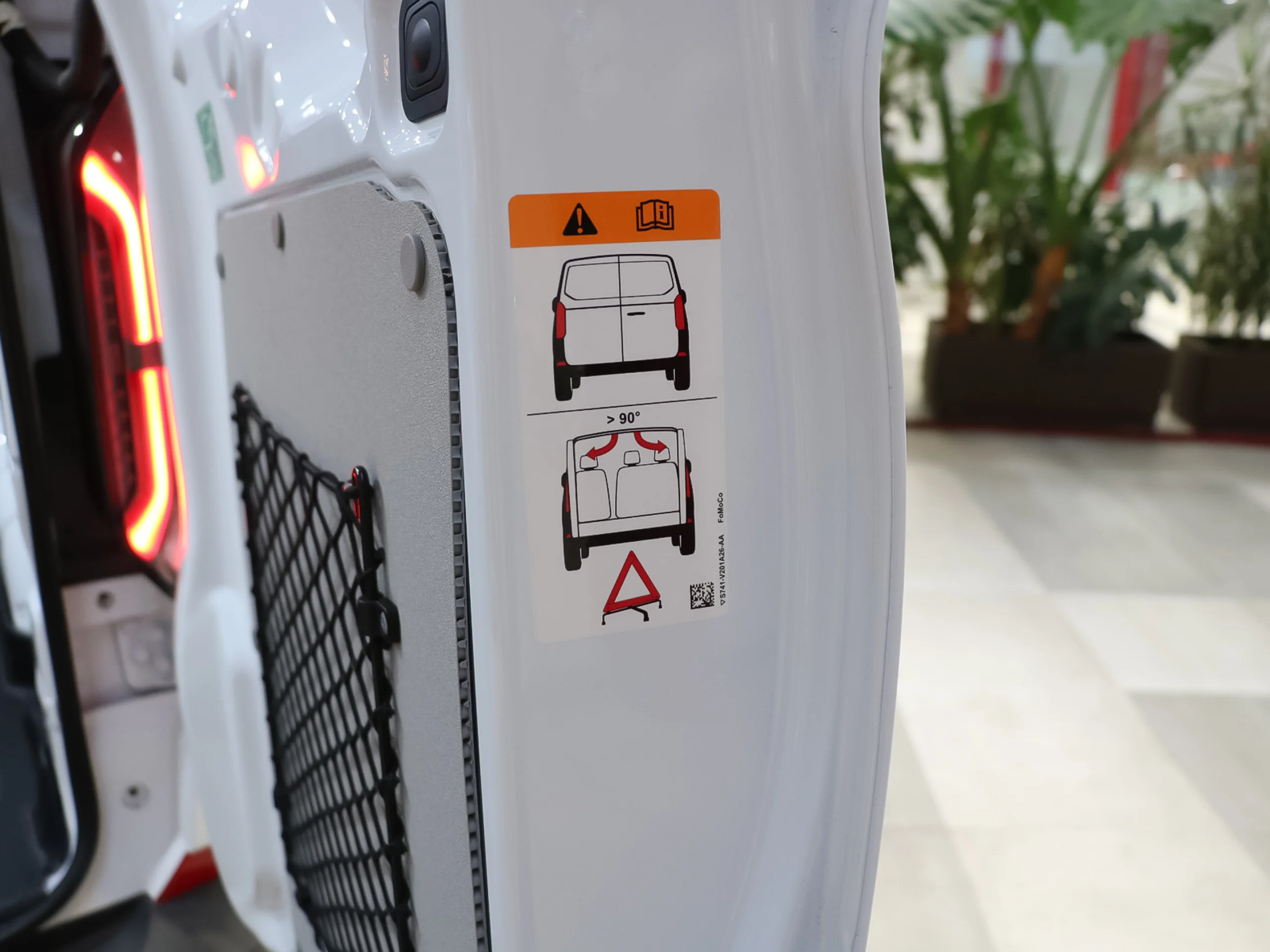 Ford Transit Custom Furgon BEV 320 L2 Trend 64kWh 100 kW (136 CV) - Foto 44