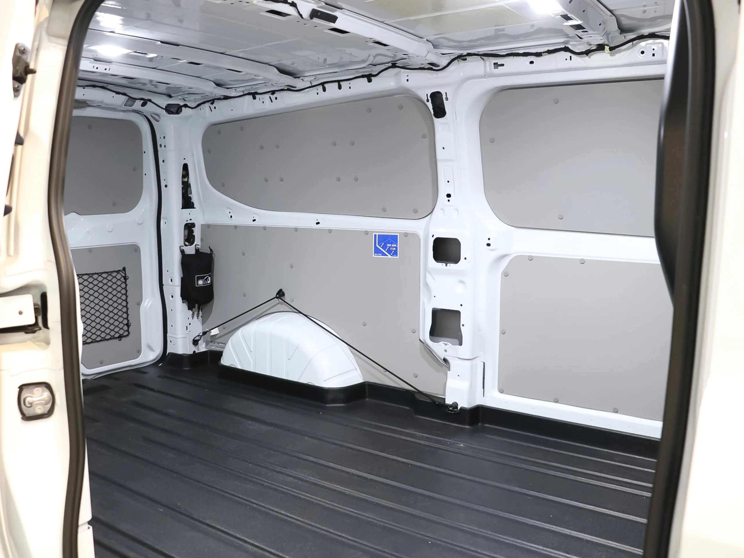 Ford Transit Custom Furgon BEV 320 L2 Trend 64kWh 100 kW (136 CV) - Foto 46