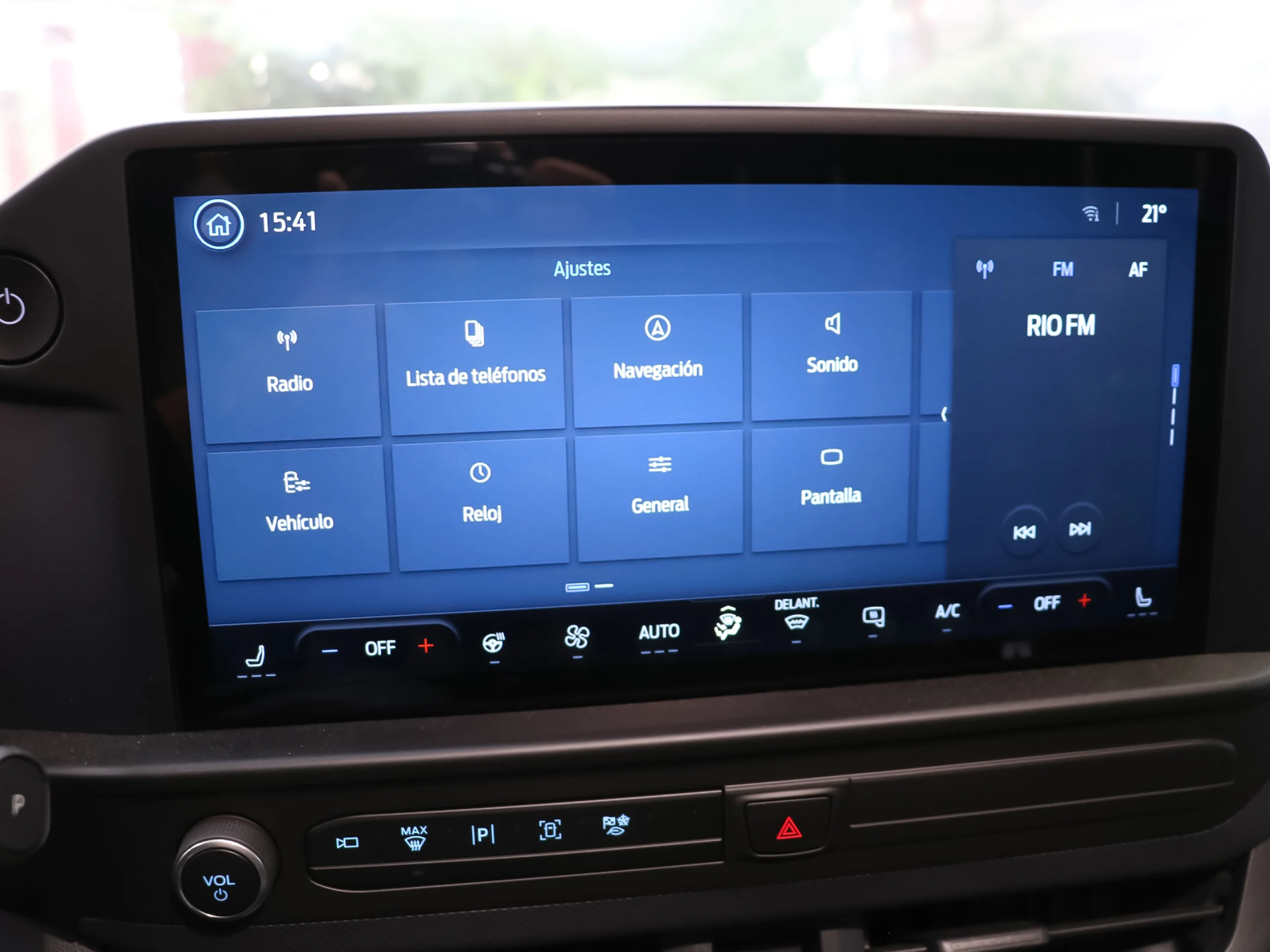 Ford Transit Custom Furgon BEV 320 L2 Trend 64kWh 100 kW (136 CV) - Foto 18