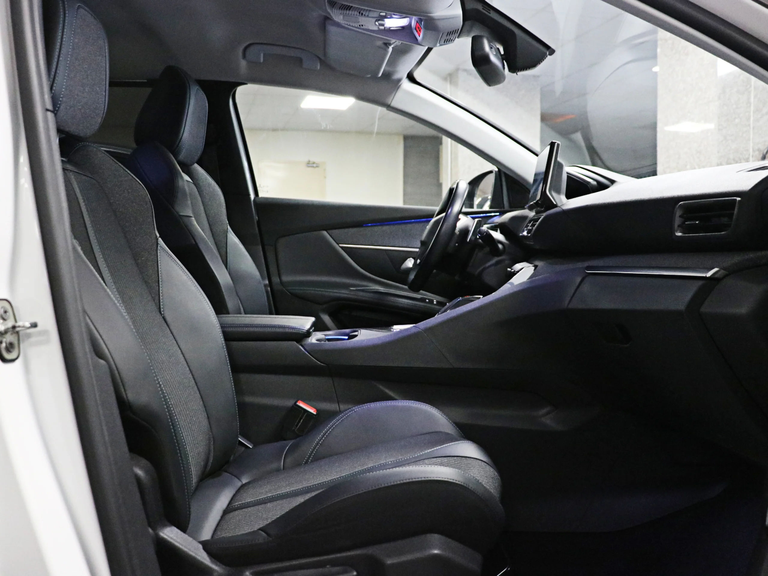 Peugeot 5008 PureTech 130 Allure Pack EAT8 96 kW (130 CV) - Foto 6