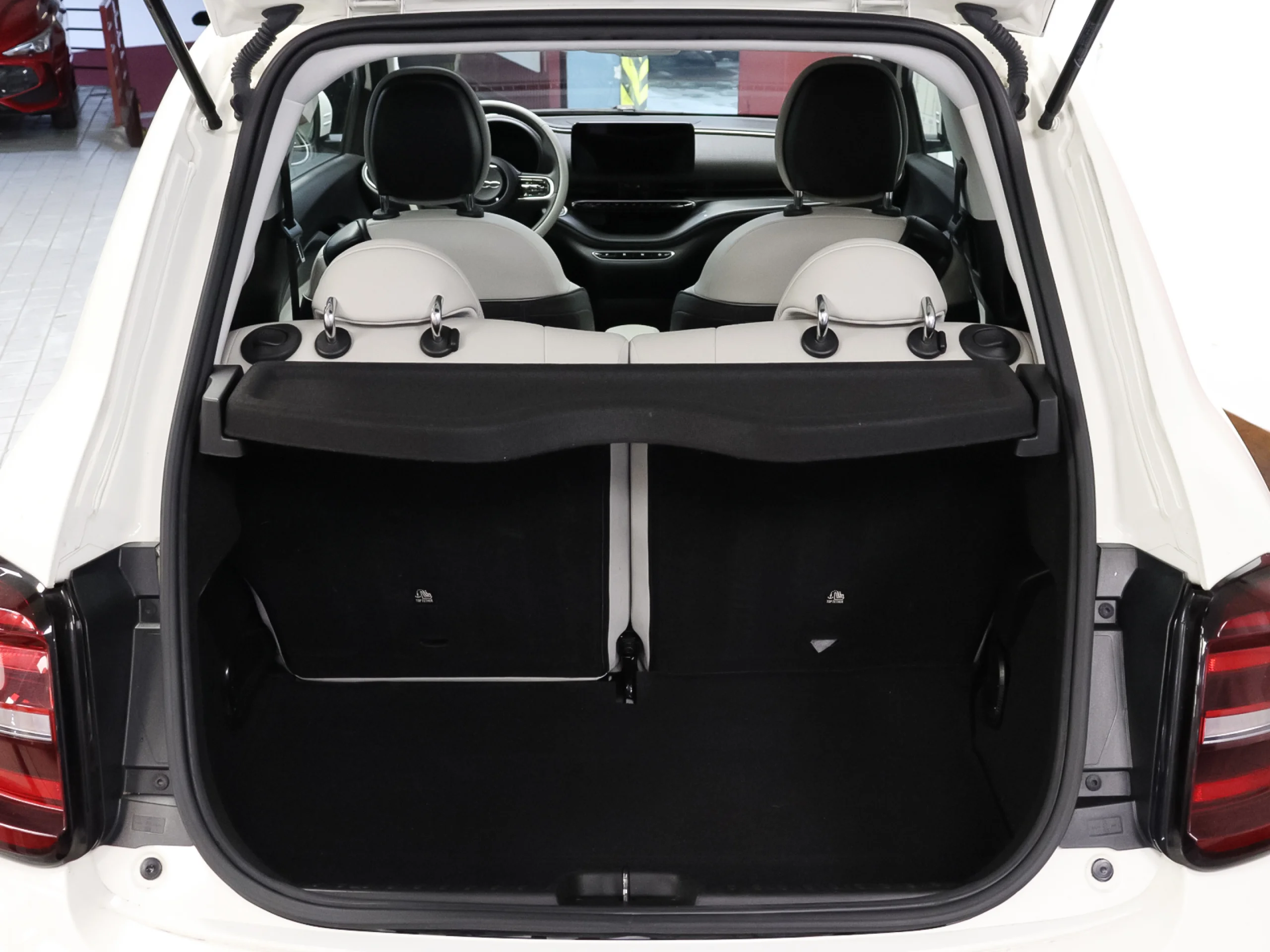 Fiat 500 Electrico laPrima 3+1 320km 87 kW (118 CV) - Foto 6