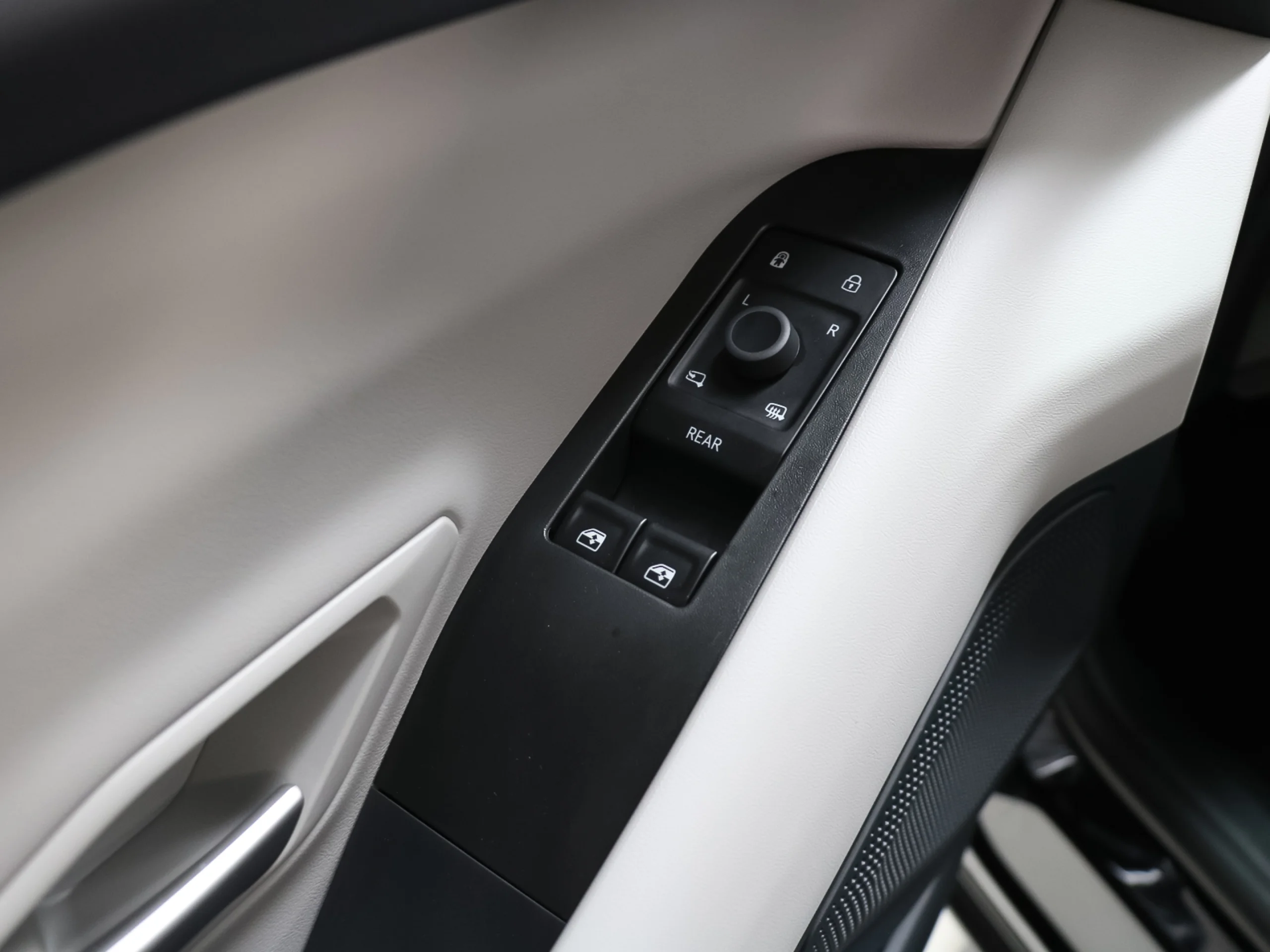 Ford Explorer CX740S Rango Extendido RWD 77kWh 210 kW (286 CV) - Foto 38